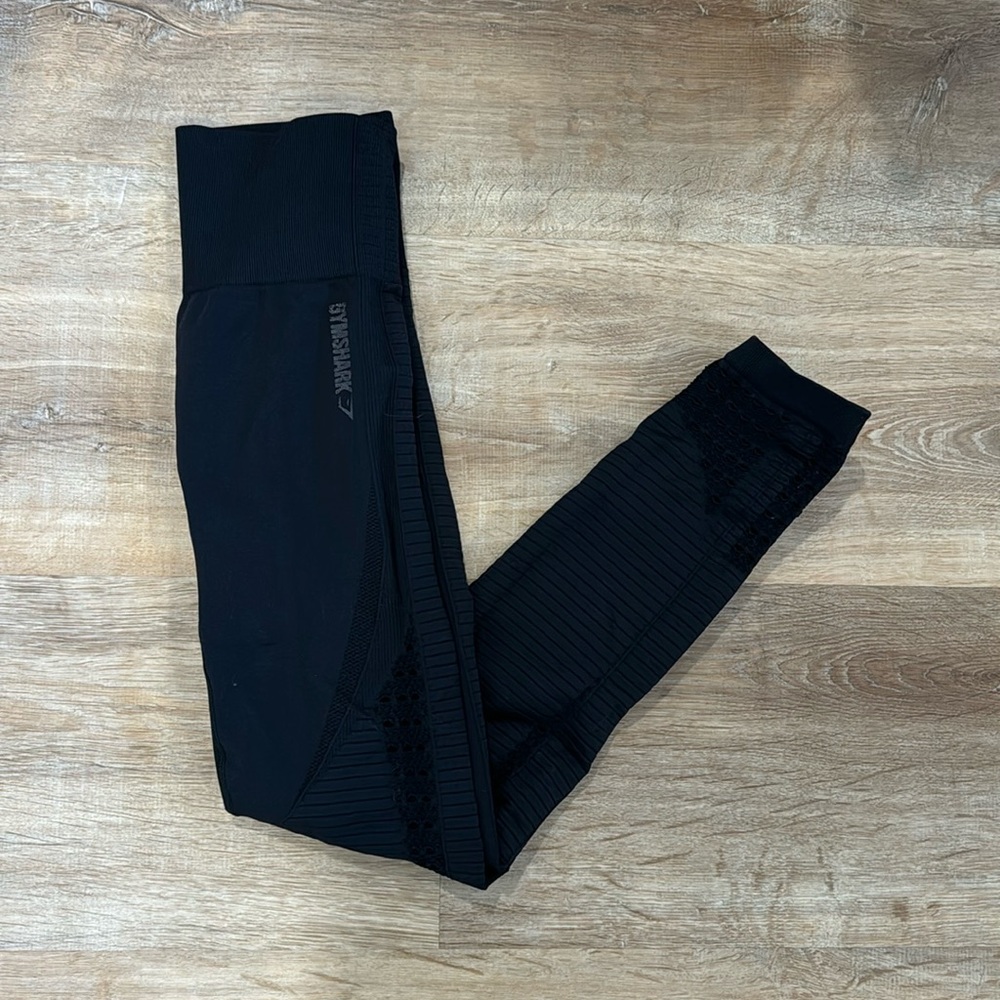 GYM SHARK LEGGINGS